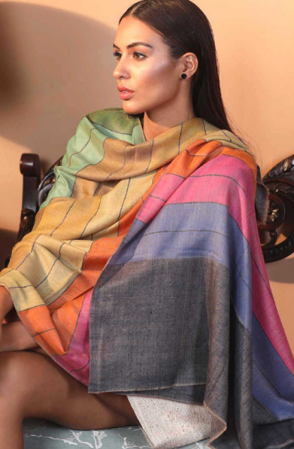 Pola Warna Blok yang Berani